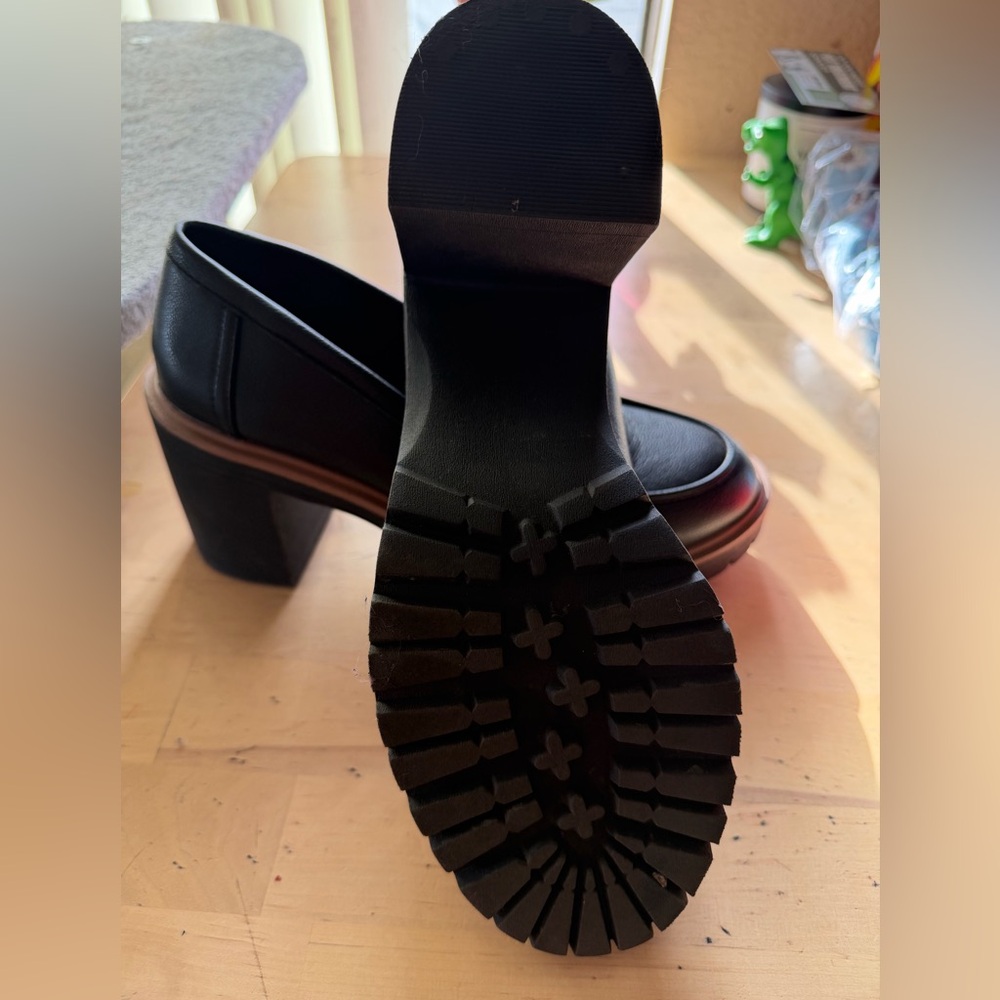 Dolce Vita Black Platform Penny Loafers Lug Sole Block Heel Size 9.5 - Picture 6 of 9